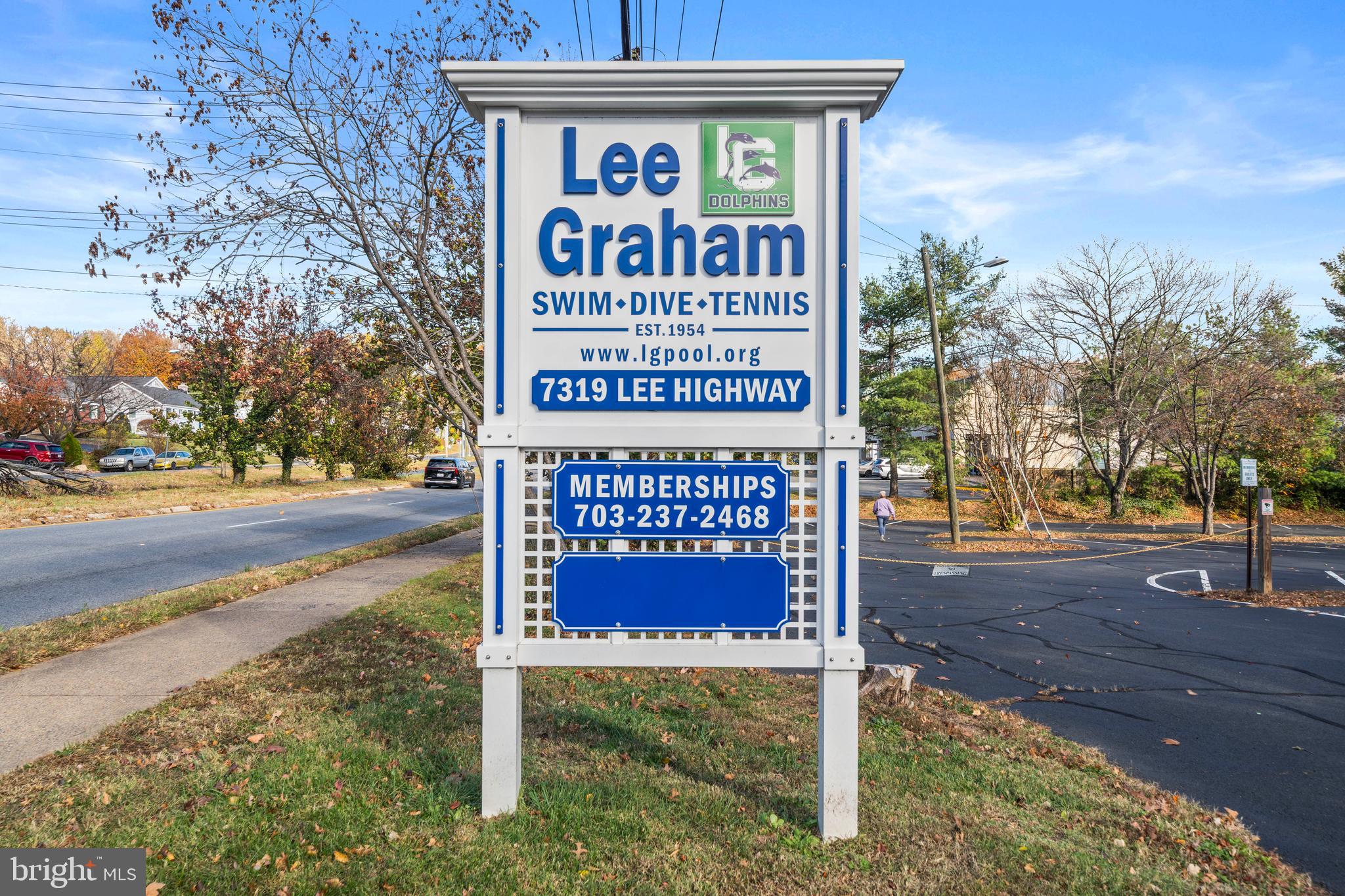 1134 South Washington Street, Unit T1 Falls Church, VA 22046 - Photo 29 of 34 a sign on the side of a road