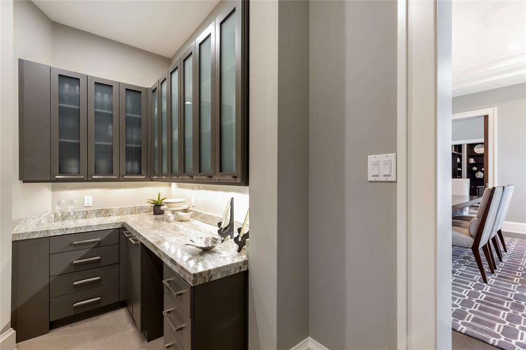 3211 Northeast 27th Avenue Lighthouse Point, FL 33064 - Photo 24 of 98 Butler's serving pantry