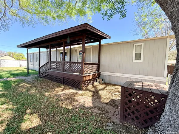 $1,200 | 161 Water Street, Unit A, Pipe Creek, TX 78063