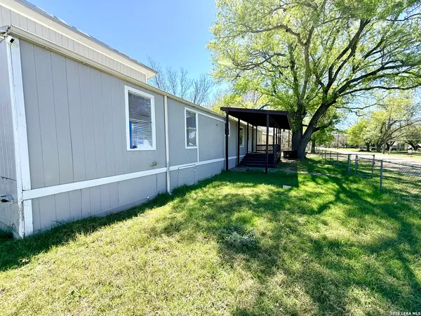 $1,200 | 161 Water Street, Unit A, Pipe Creek, TX 78063