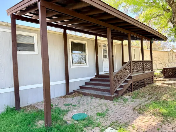 $1,200 | 161 Water Street, Unit A, Pipe Creek, TX 78063