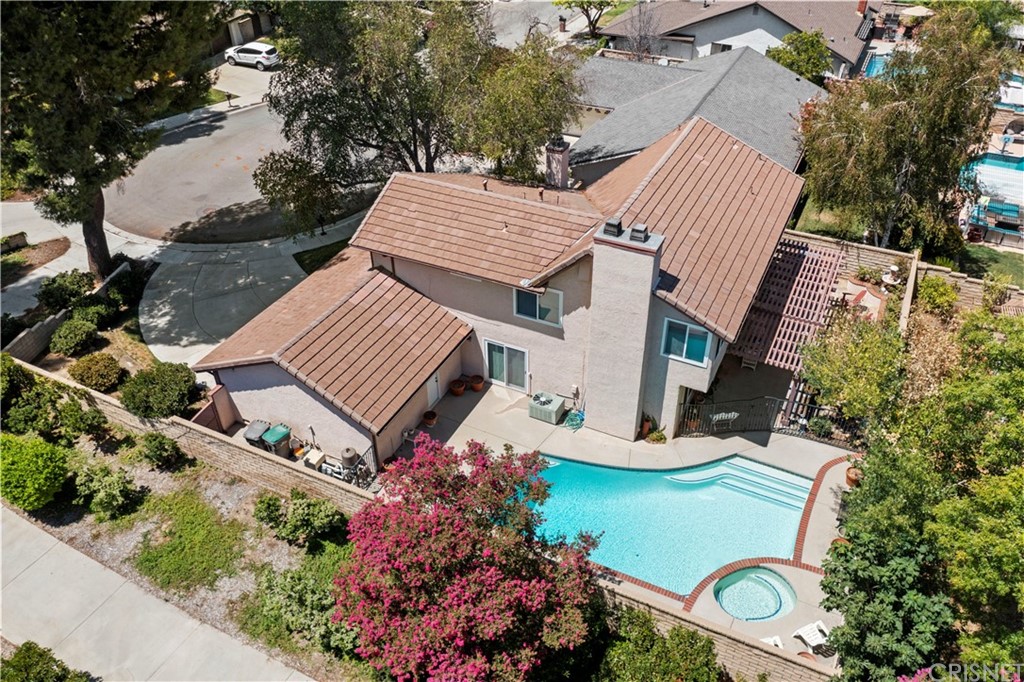 25656 Yucca Valley Road Valencia, CA 91355 - Photo 2 of 49 Pool home
