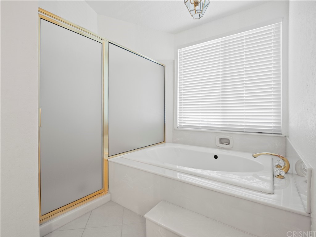 25656 Yucca Valley Road Valencia, CA 91355 - Photo 15 of 49 M.bath Jetted tub & separate shower