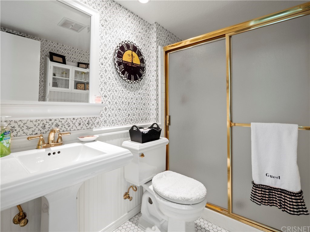 25656 Yucca Valley Road Valencia, CA 91355 - Photo 26 of 49 Downstairs full bathroom