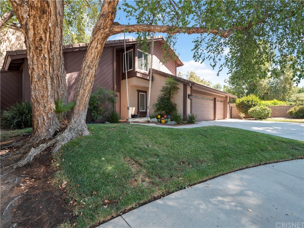 25656 Yucca Valley Road Valencia, CA 91355 - Photo 45 of 49 Front yard