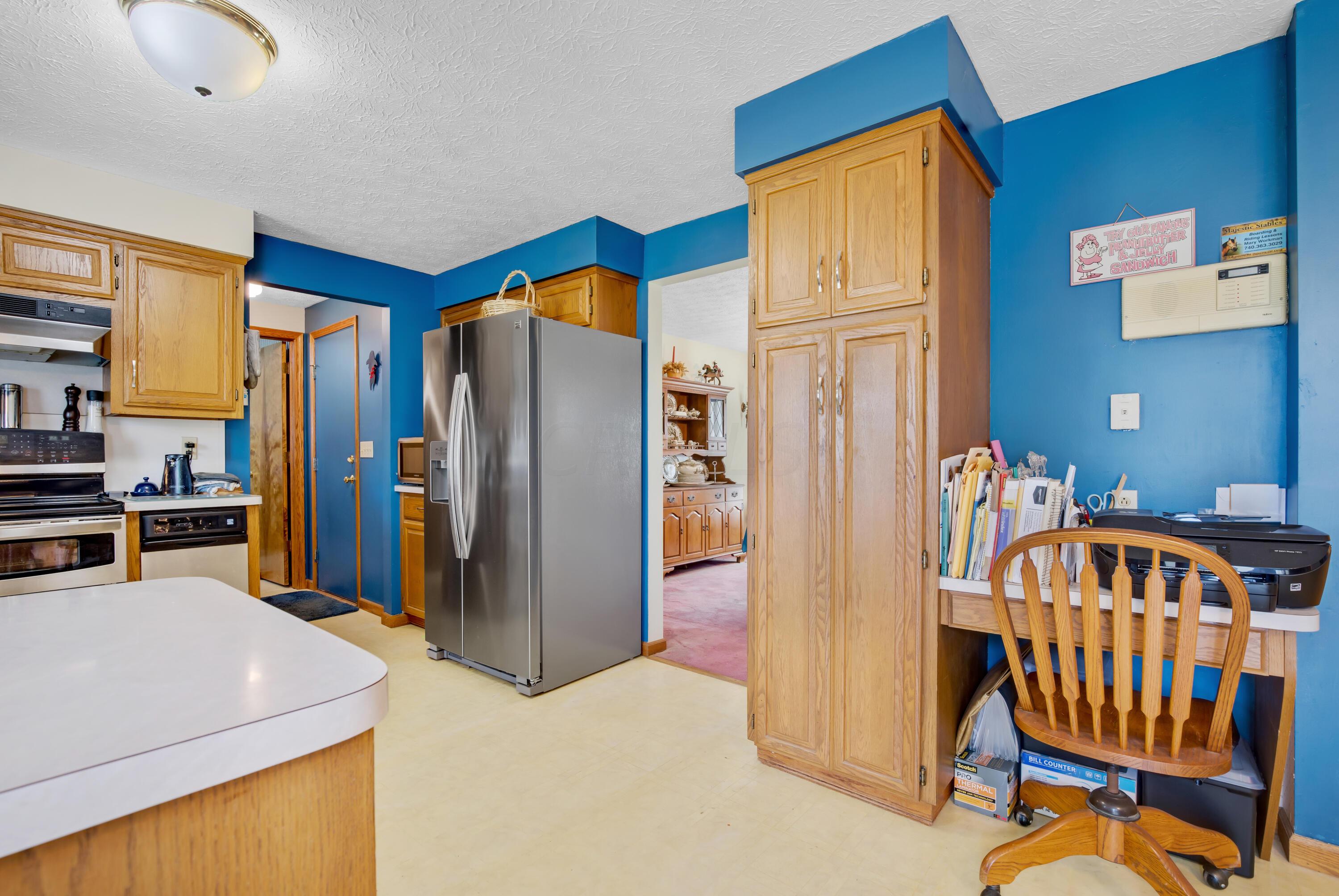 1675 Braumiller Road Delaware, OH 43015 - Photo 17 of 71 17. Family Room into Kitchen