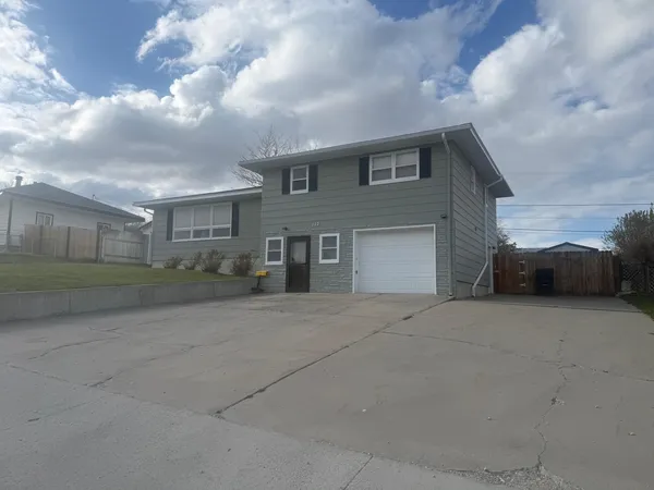 $339,000 | 117 East Murray Street, Rawlins, WY 82301