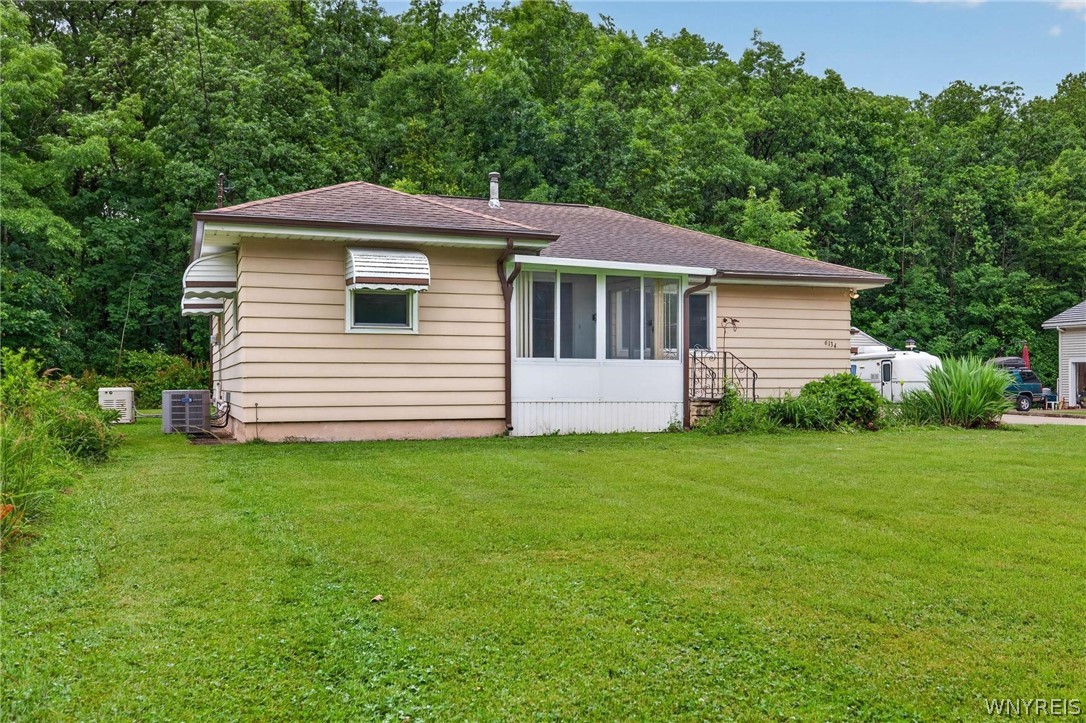 6134 Dover Road Hamburg, NY 14085 - Photo 3 of 40