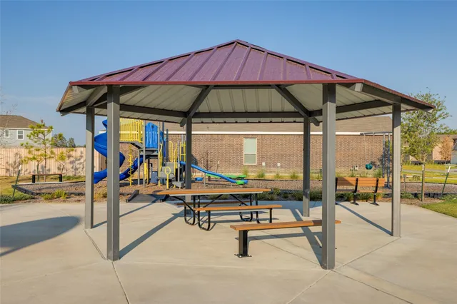 $200,000 | 6018 Sherman Lakes Drive, Humble, TX 77338