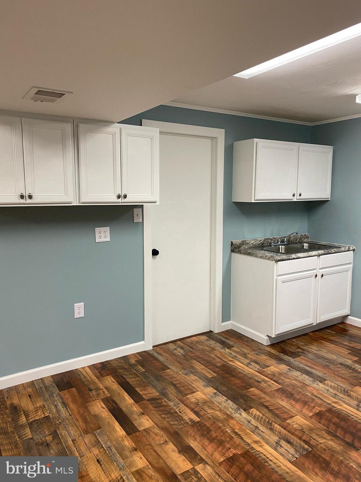 926 Fall Ridge Way Gambrills, MD 21054 - Photo 23 of 34 LLKitchenette in In-Law Suite or Party area
