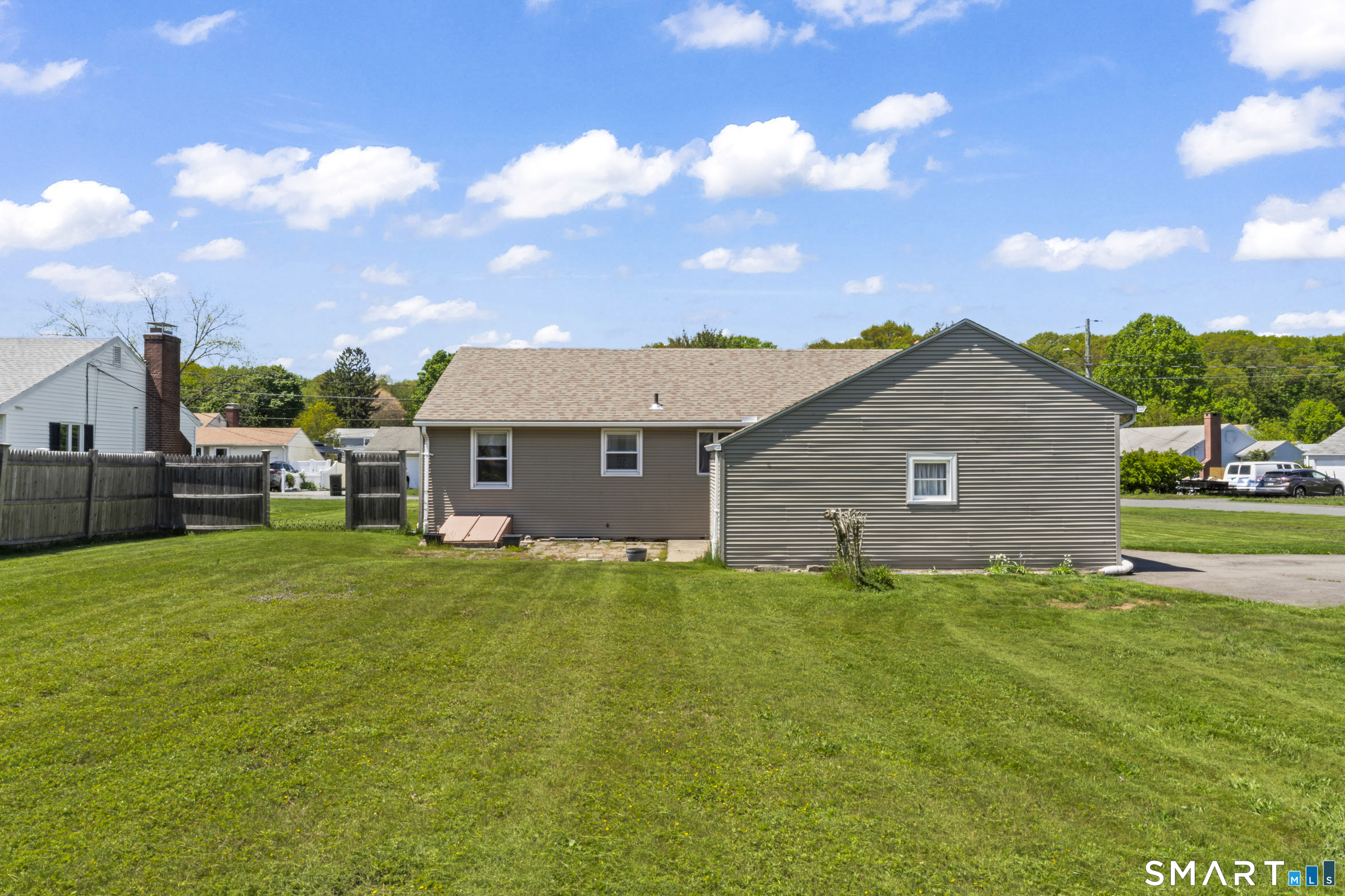 5 York Road Berlin, CT 06037 - Photo 4 of 37