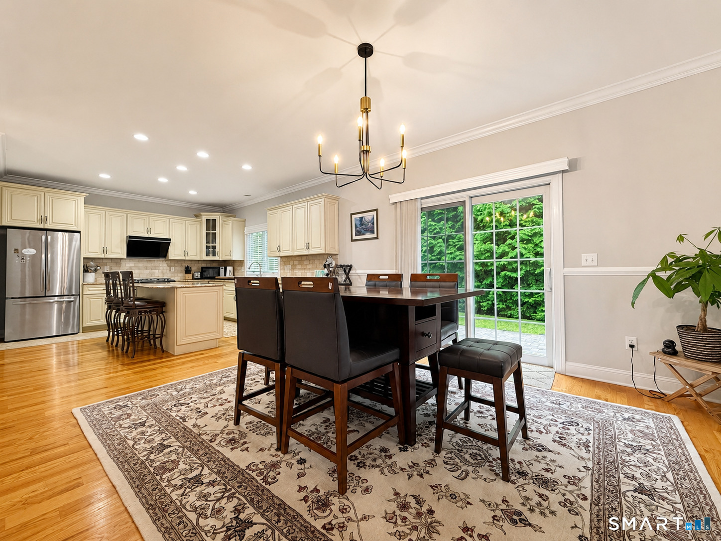 24 Warsaw Street Fairfield, CT 06825 - Photo 7 of 29