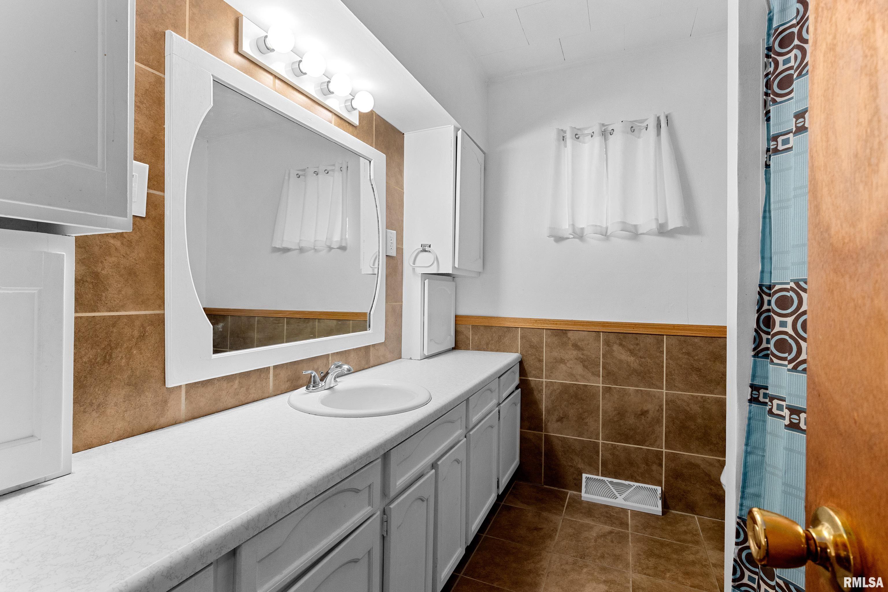 2629 Golf Road La Fayette, IL 61449 - Photo 14 of 33 Gallery Image 14