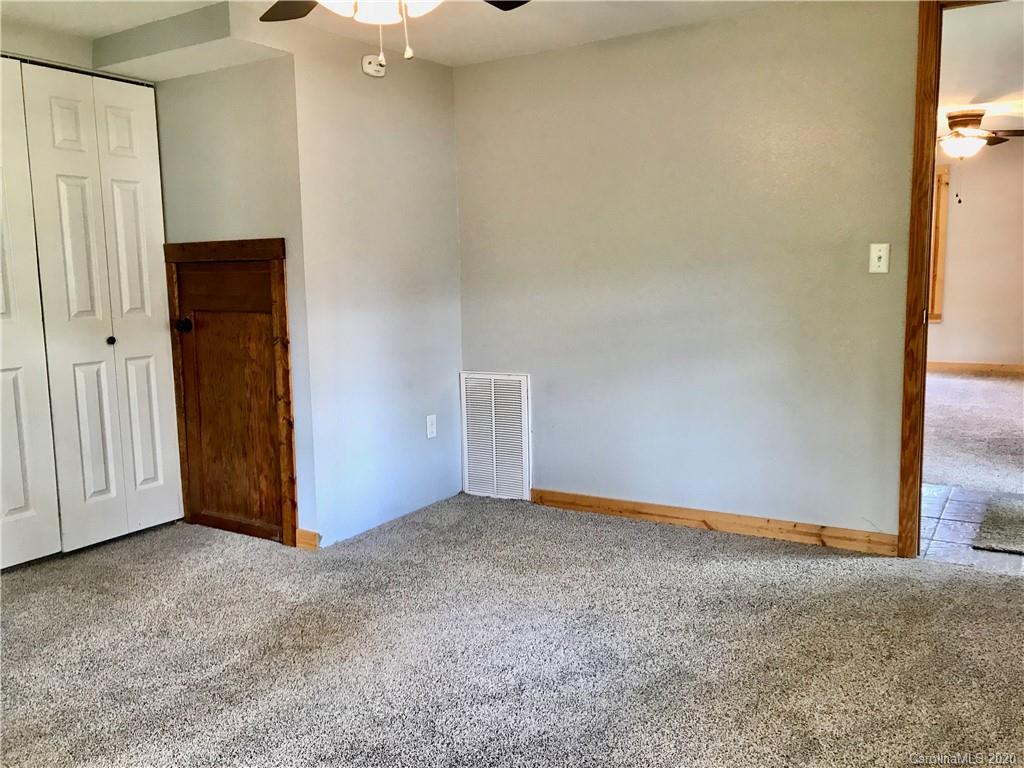 684 Holtzclaw Road Canton, NC 28716 - Photo 3 of 33 a view of an empty room