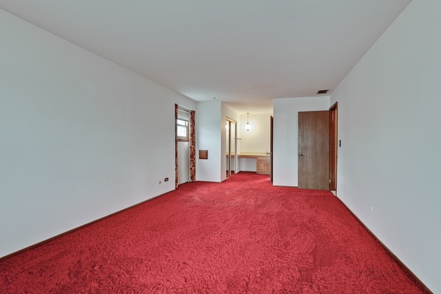 601 West Golf Road Libertyville, IL 60048 - Photo 17 of 27 a view of empty room