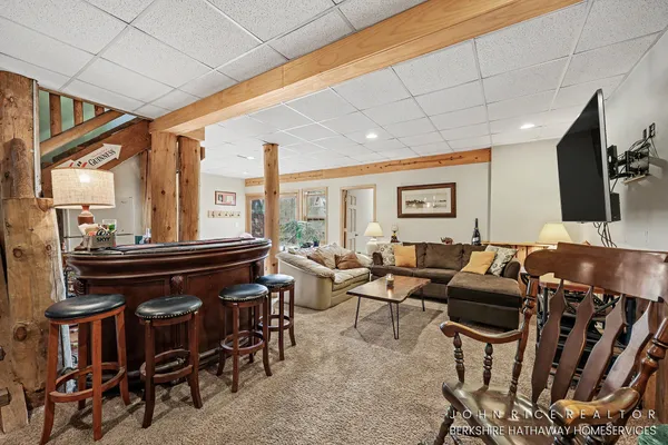 $700,000 | 10690 Bennett Street Southeast, Lowell, MI 49331