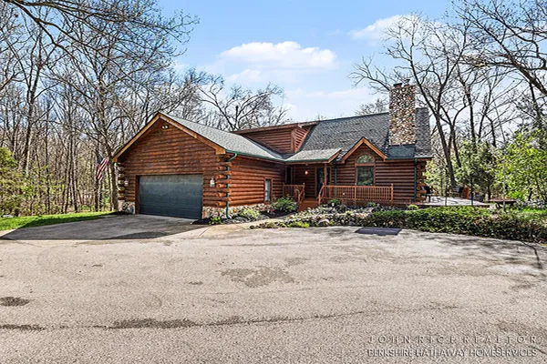 $700,000 | 10690 Bennett Street Southeast, Lowell, MI 49331