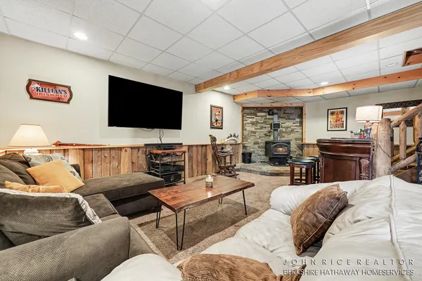 $700,000 | 10690 Bennett Street Southeast, Lowell, MI 49331