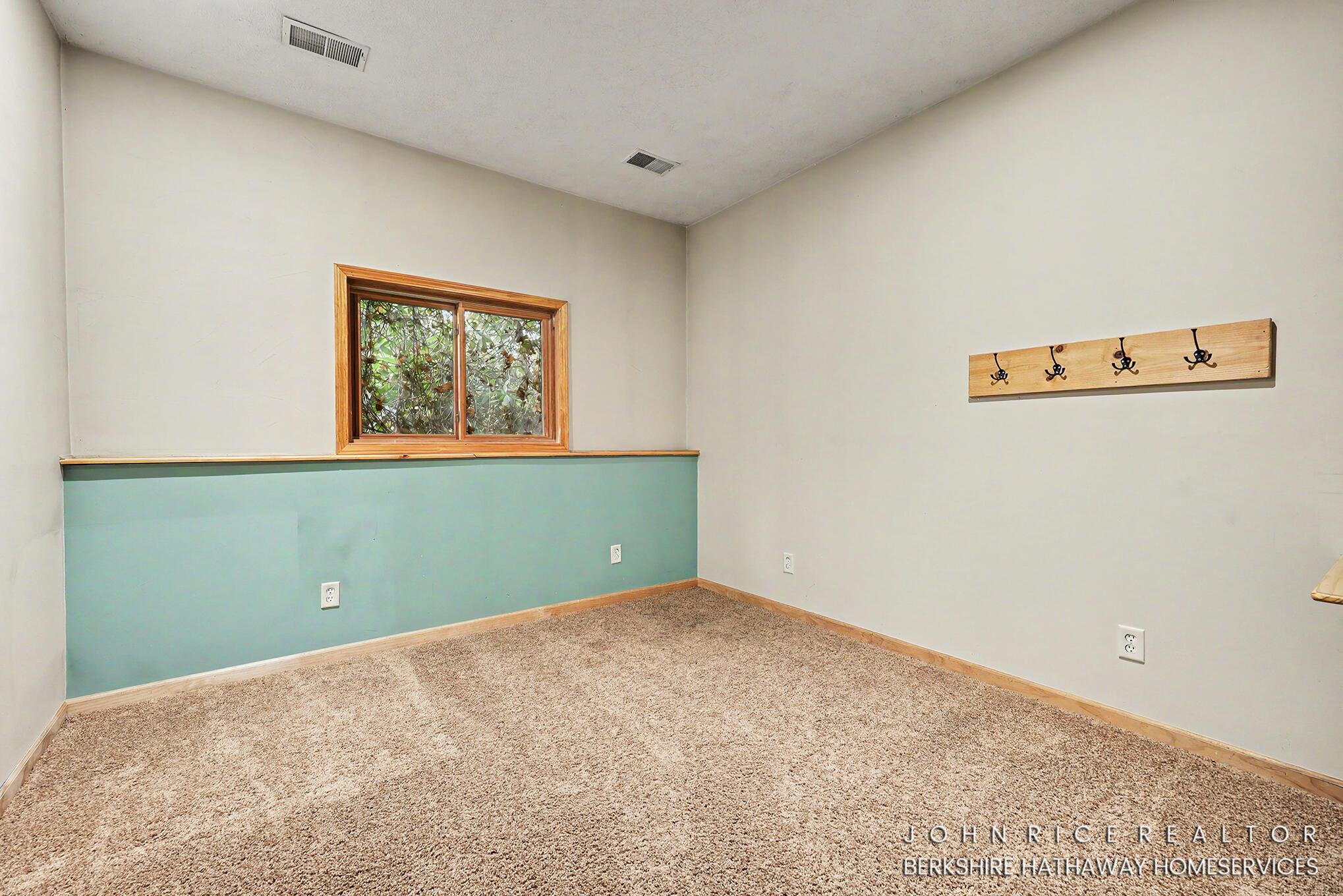 10690 Bennett Street Southeast Lowell, MI 49331 - Photo 36 of 41 090A3792