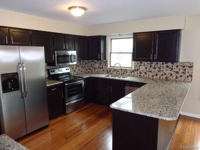 2764 Grace Road Fort Gratiot, MI 48059 - Photo 21 of 27 2764 grace 023.jpg