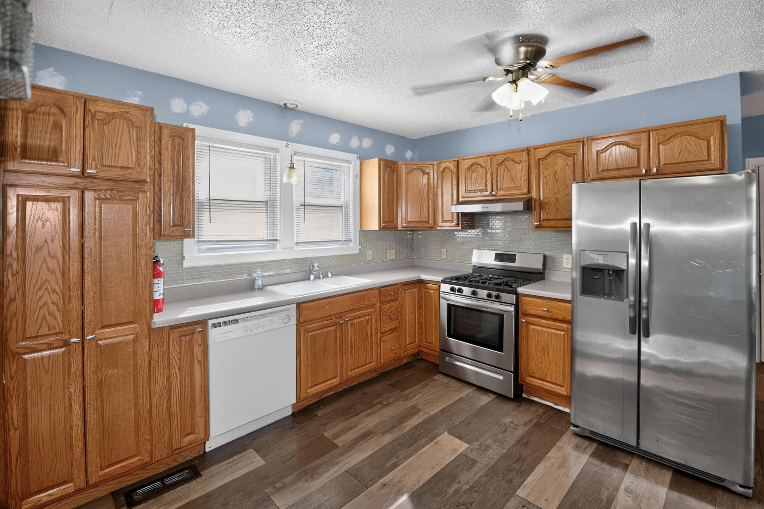 1640 Mead Street Racine, WI 53403 - Photo 2 of 27 Kitchen