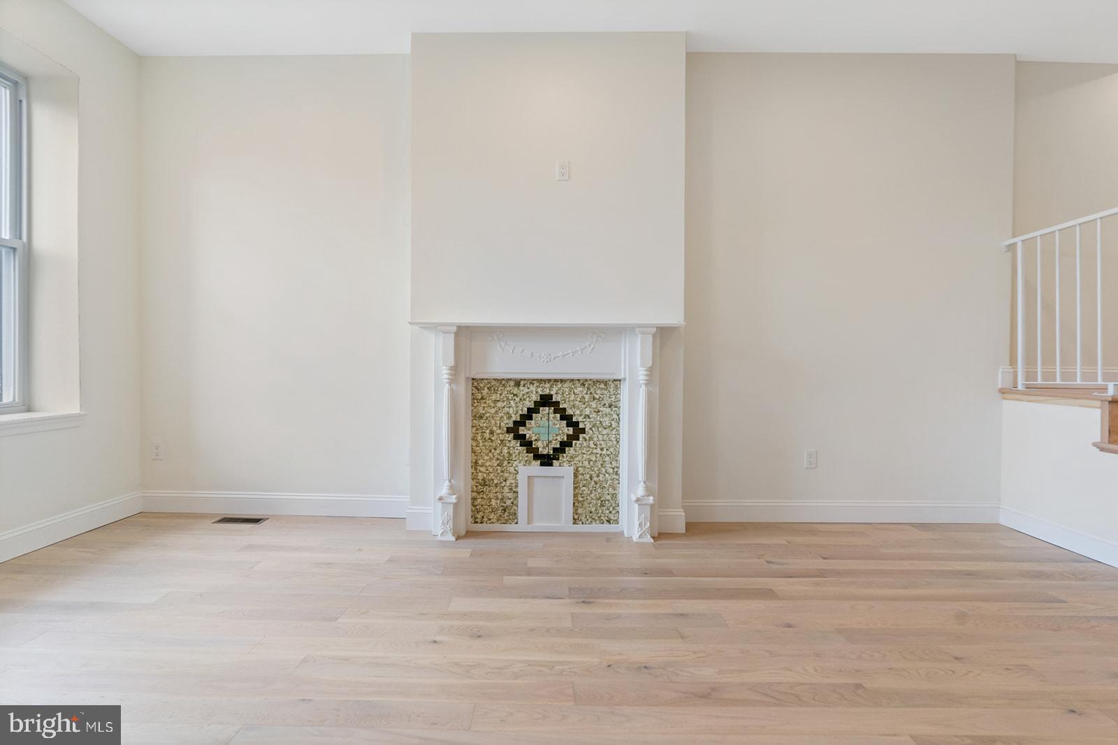 1644 North 6th Street Philadelphia, PA 19122 - Photo 6 of 52 an empty room with a window