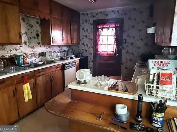 $179,000 | 130 South Washington Street, Lyons, GA 30436