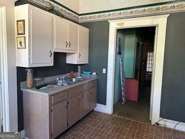 $179,000 | 130 South Washington Street, Lyons, GA 30436