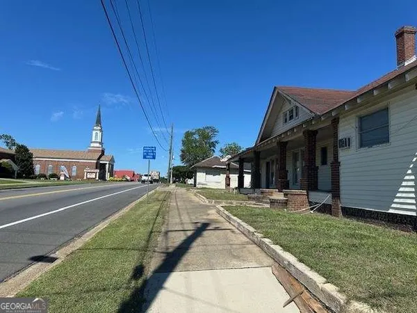 $179,000 | 130 South Washington Street, Lyons, GA 30436
