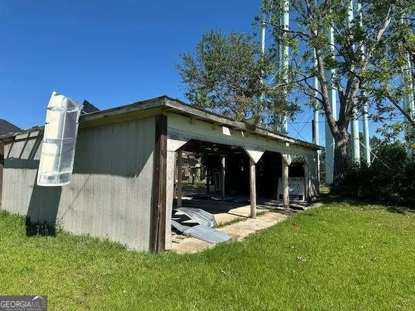 $179,000 | 130 South Washington Street, Lyons, GA 30436