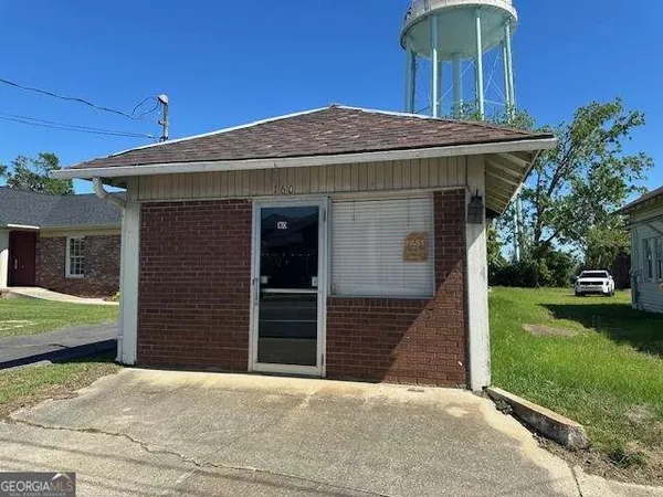 $179,000 | 130 South Washington Street, Lyons, GA 30436