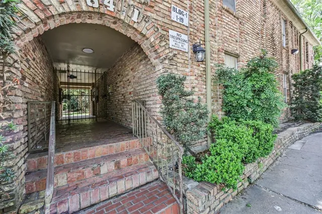 $79,000 | 6401 Skyline Drive, Unit 28, Houston, TX 77057