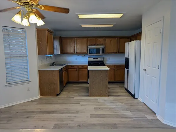 $2,000 | 1628 West Pflugerville Parkway, Round Rock, TX 78664