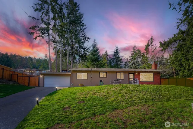 $1,100,000 | 715 Sunrise Place Southwest, Issaquah, WA 98027