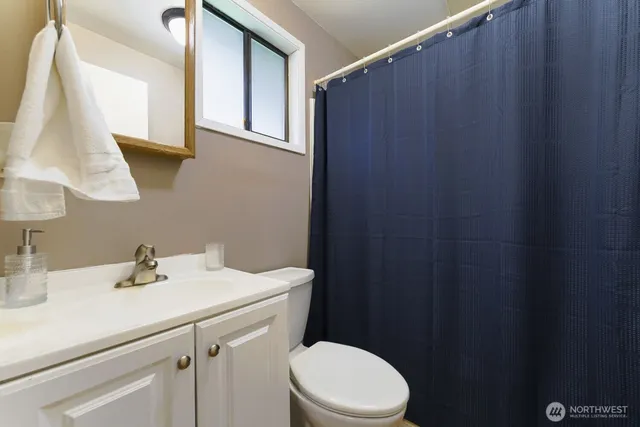 $1,100,000 | 715 Sunrise Place Southwest, Issaquah, WA 98027