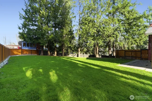 $1,100,000 | 715 Sunrise Place Southwest, Issaquah, WA 98027