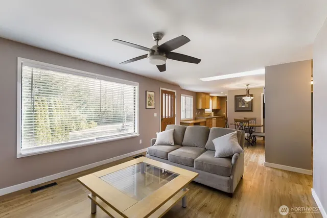 $1,100,000 | 715 Sunrise Place Southwest, Issaquah, WA 98027