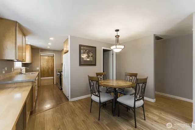 $1,100,000 | 715 Sunrise Place Southwest, Issaquah, WA 98027