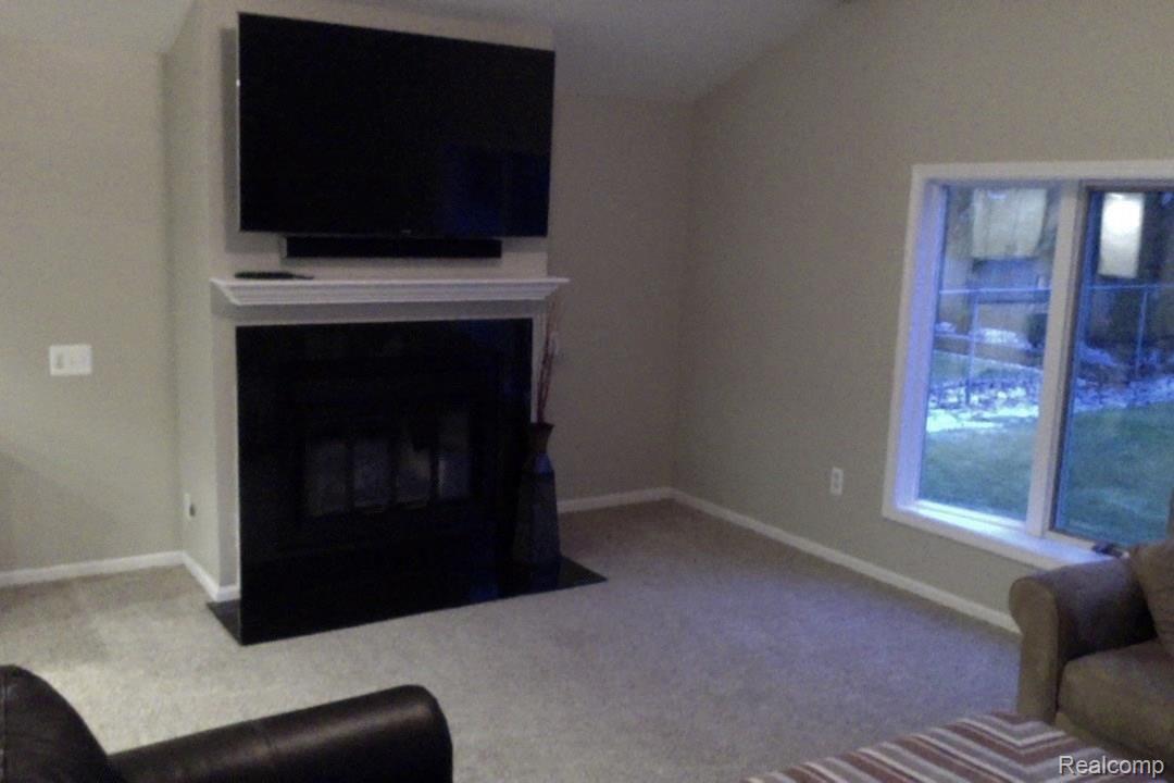 991 North Oxford Road Grosse Pointe, MI 48236 - Photo 17 of 19 Oxford lv3.jpg