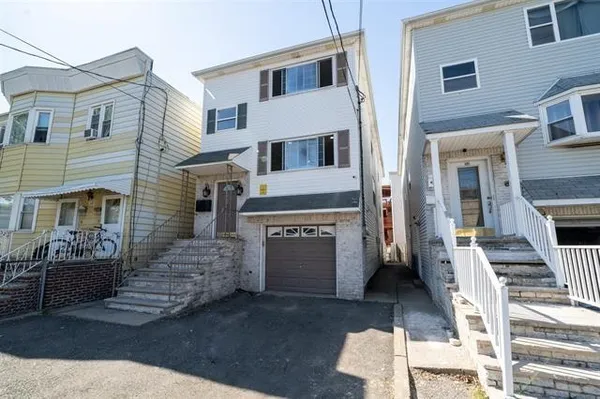 $3,000 | 149 Hobart Avenue, Unit 1, Bayonne, NJ 07002