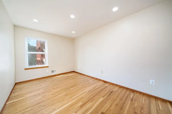 $3,000 | 149 Hobart Avenue, Unit 1, Bayonne, NJ 07002