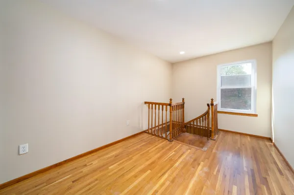 $3,000 | 149 Hobart Avenue, Unit 1, Bayonne, NJ 07002
