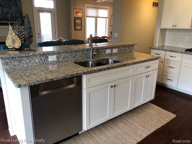 4203 Oak Arbor Crest Court, Unit 16 Rochester, MI 48306 - Photo 11 of 42