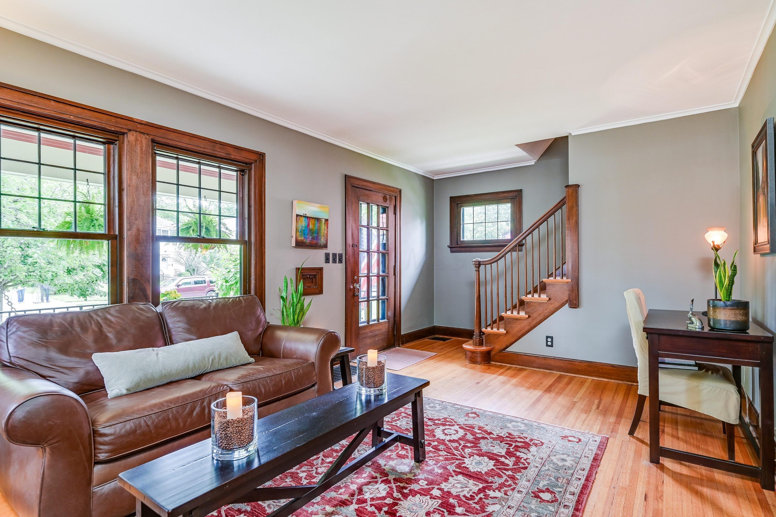 427 East Dunedin Road Columbus, OH 43214 - Photo 8 of 45
