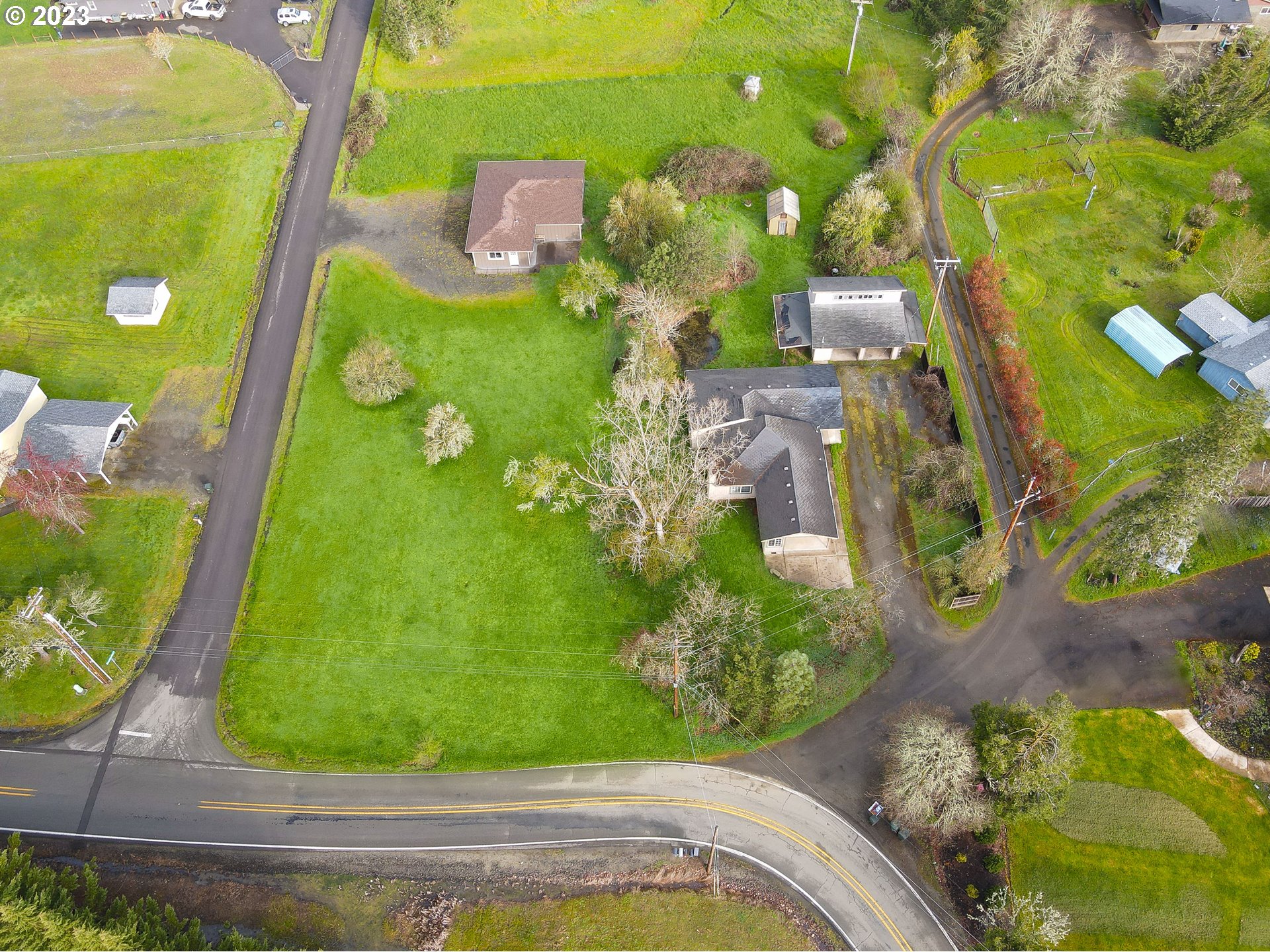 3020 Fisher Road Roseburg, OR 97471 - Photo 1 of 48 Gallery Image 1