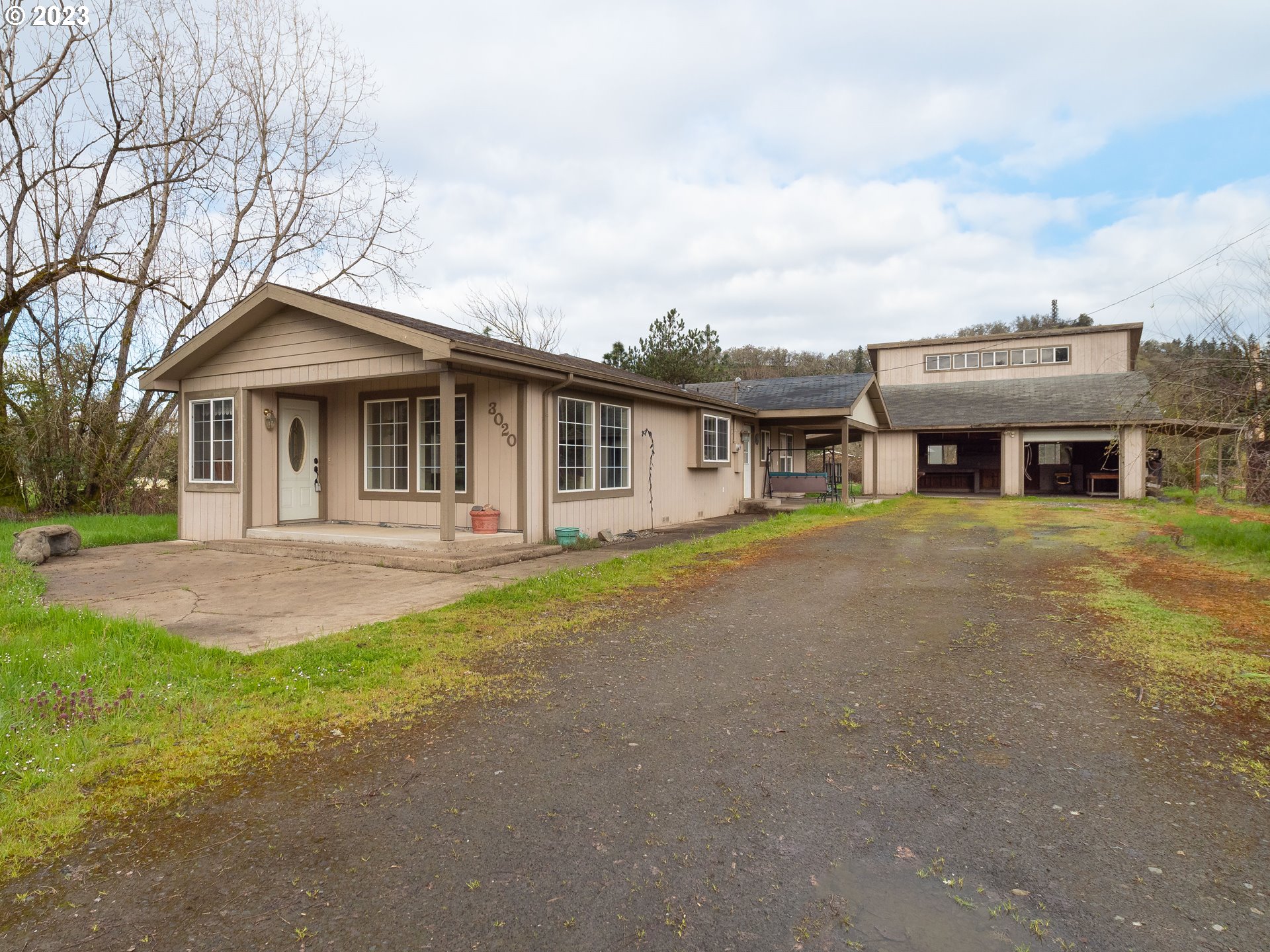 3020 Fisher Road Roseburg, OR 97471 - Photo 3 of 48 Gallery Image 3