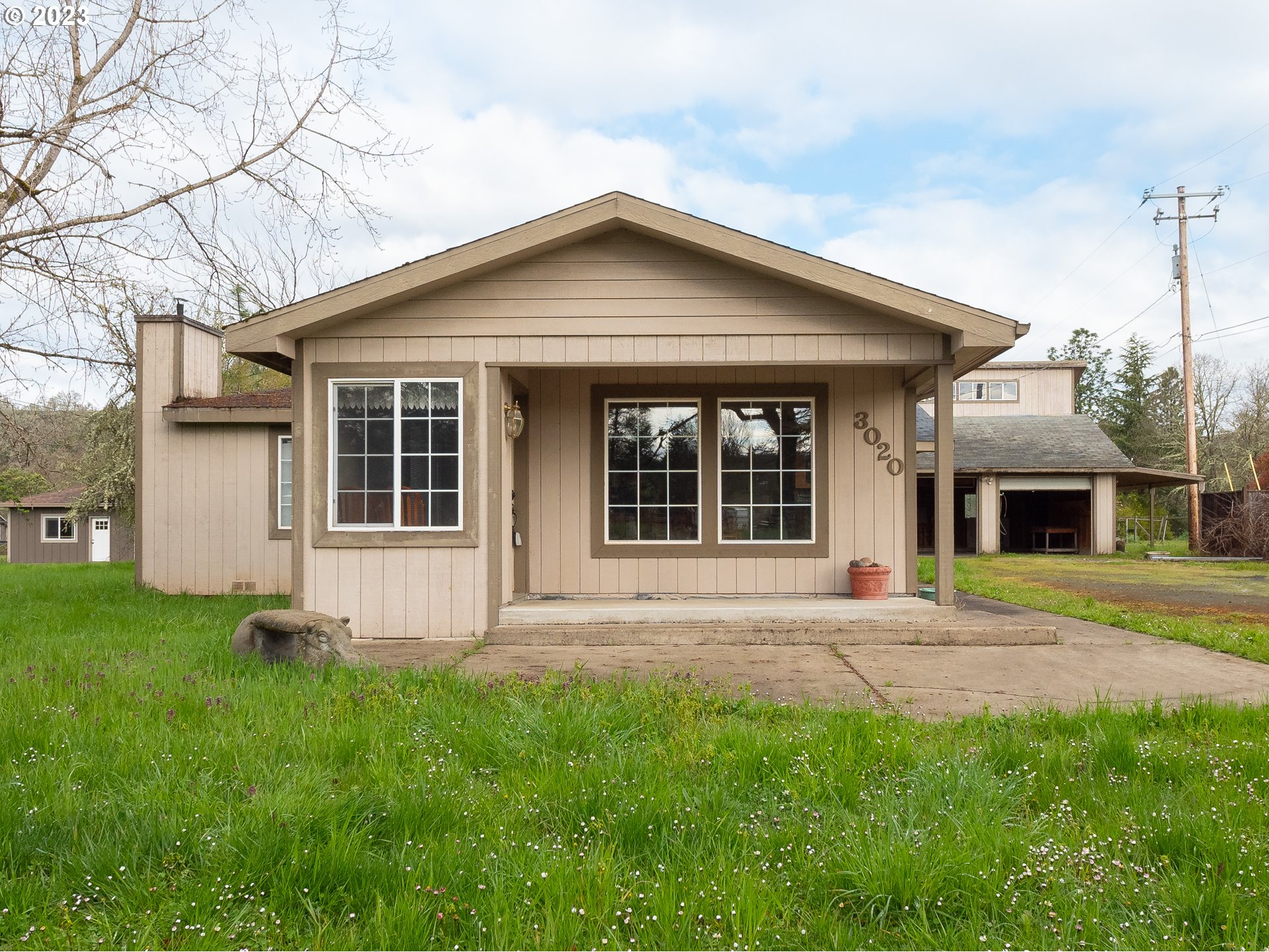 3020 Fisher Road Roseburg, OR 97471 - Photo 4 of 48 Gallery Image 4