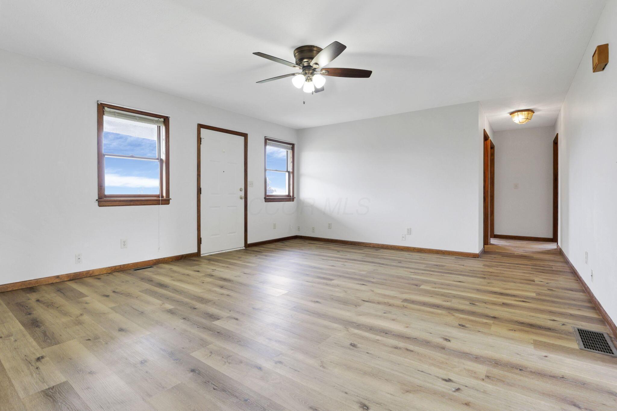 9416 Baker Road Stoutsville, OH 43154 - Photo 9 of 52 Living Room