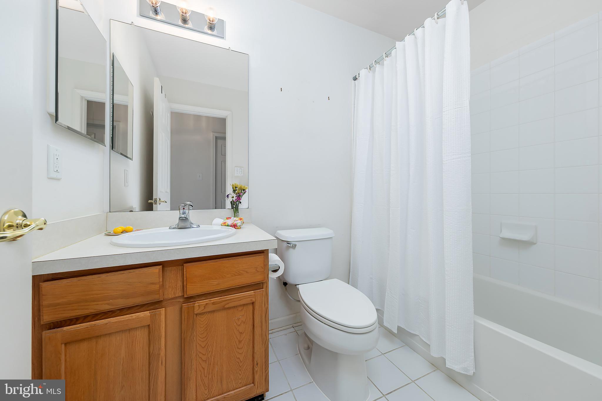 30 Brattleboro Road Swedesboro, NJ 08085 - Photo 21 of 33 Full Bath w/ Tub/Shower