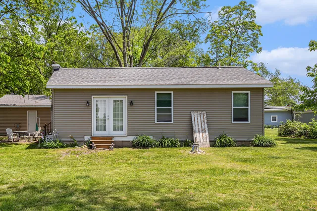 $199,900 | 32205 James Street, Colon, MI 49040